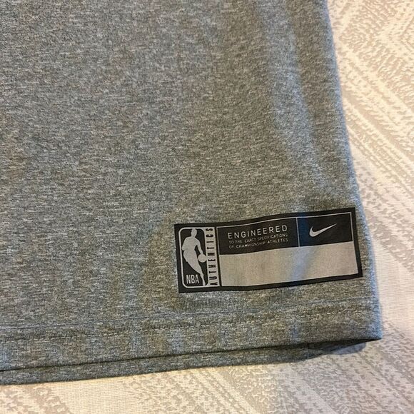 Nike Boys Dri-Fit Gray NBA Lakers Basketball Tee - Size L - Picture 2 of 6